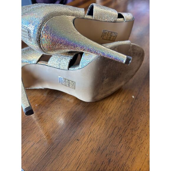 Heels - Picture 7 of 8